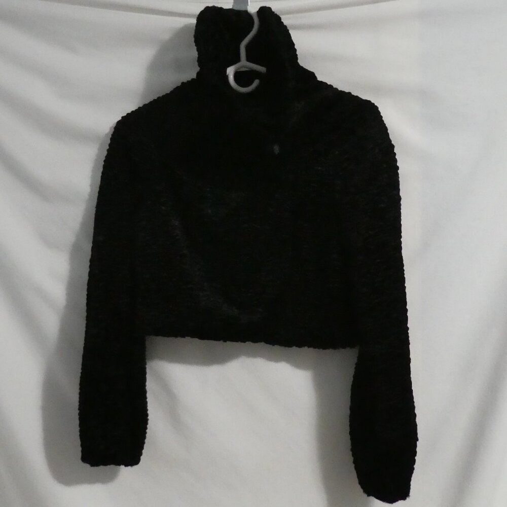 GUESS | xs - extra small | Cropped Black Snap Button-Up Faux Fur Jacket
